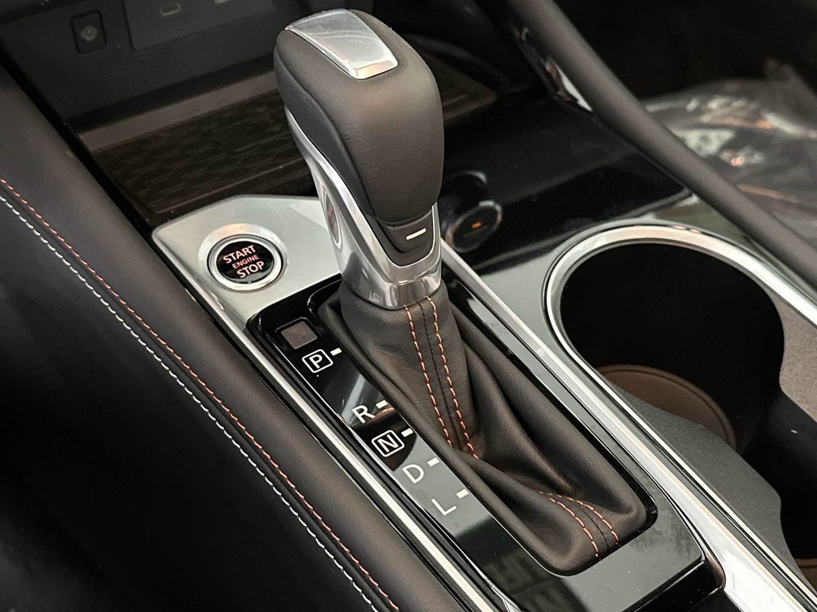 2025 Nissan Altima SR - Photo 20