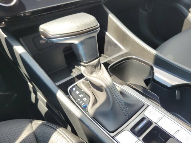 New 2026 White Hyundai SEL Premium FWD image 16