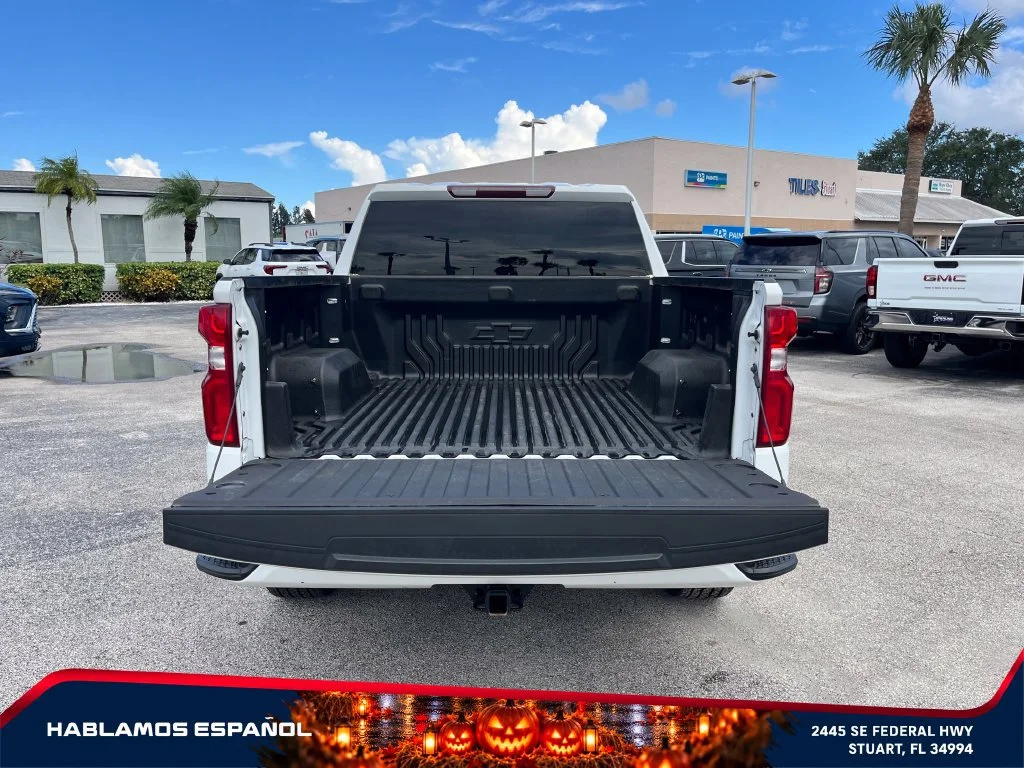 Used 2021 SUMMIT WHITE Chevrolet Custom image 10