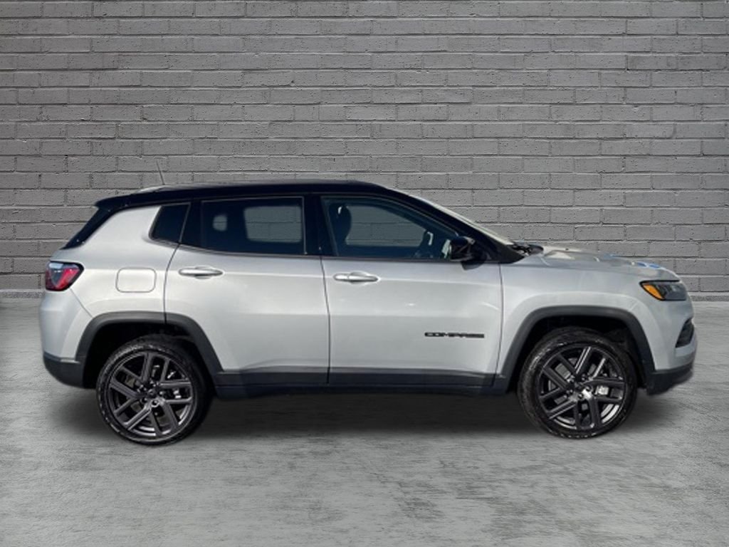New 2026 Silver Zynith Metallic Clear-Coat Exterior Paint Jeep Limited image 11