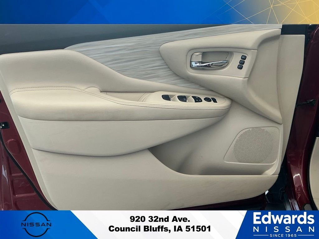Used 2018 Red Nissan SL image 22
