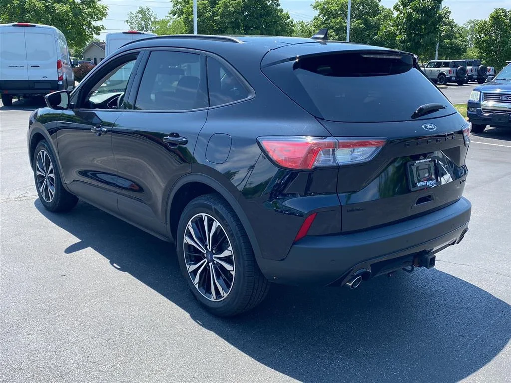 Used 2022 Agate Black Ford SEL image 9