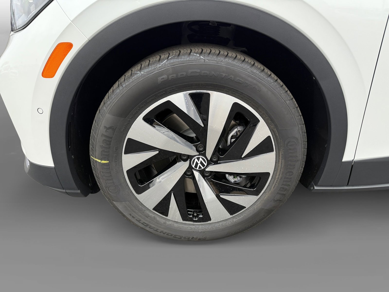 New 2025 White Pearl Volkswagen Pro image 9