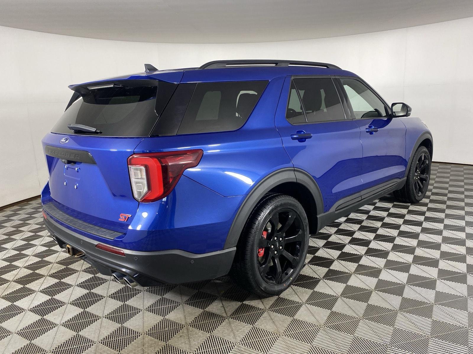 Used 2022 Atlas Blue Ford ST image 17