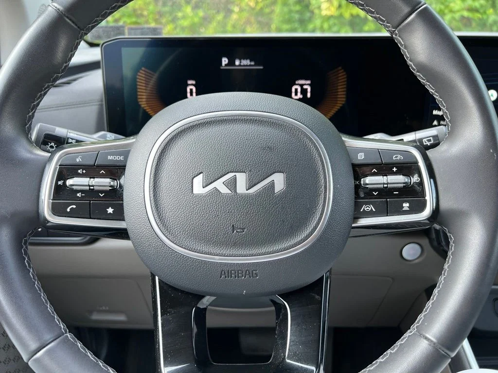Used 2026 White Kia EX image 25