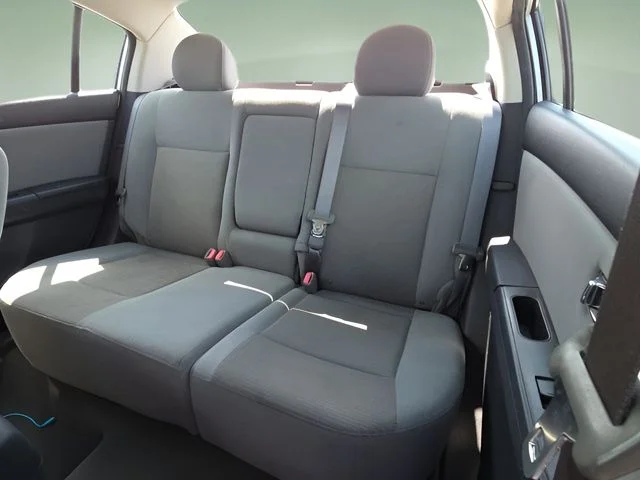 Used 2010 Silver Nissan 2.0 SR image 13