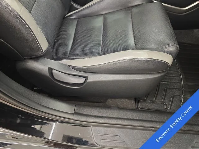 Used 2016 Ultra Black Hyundai Turbo image 10