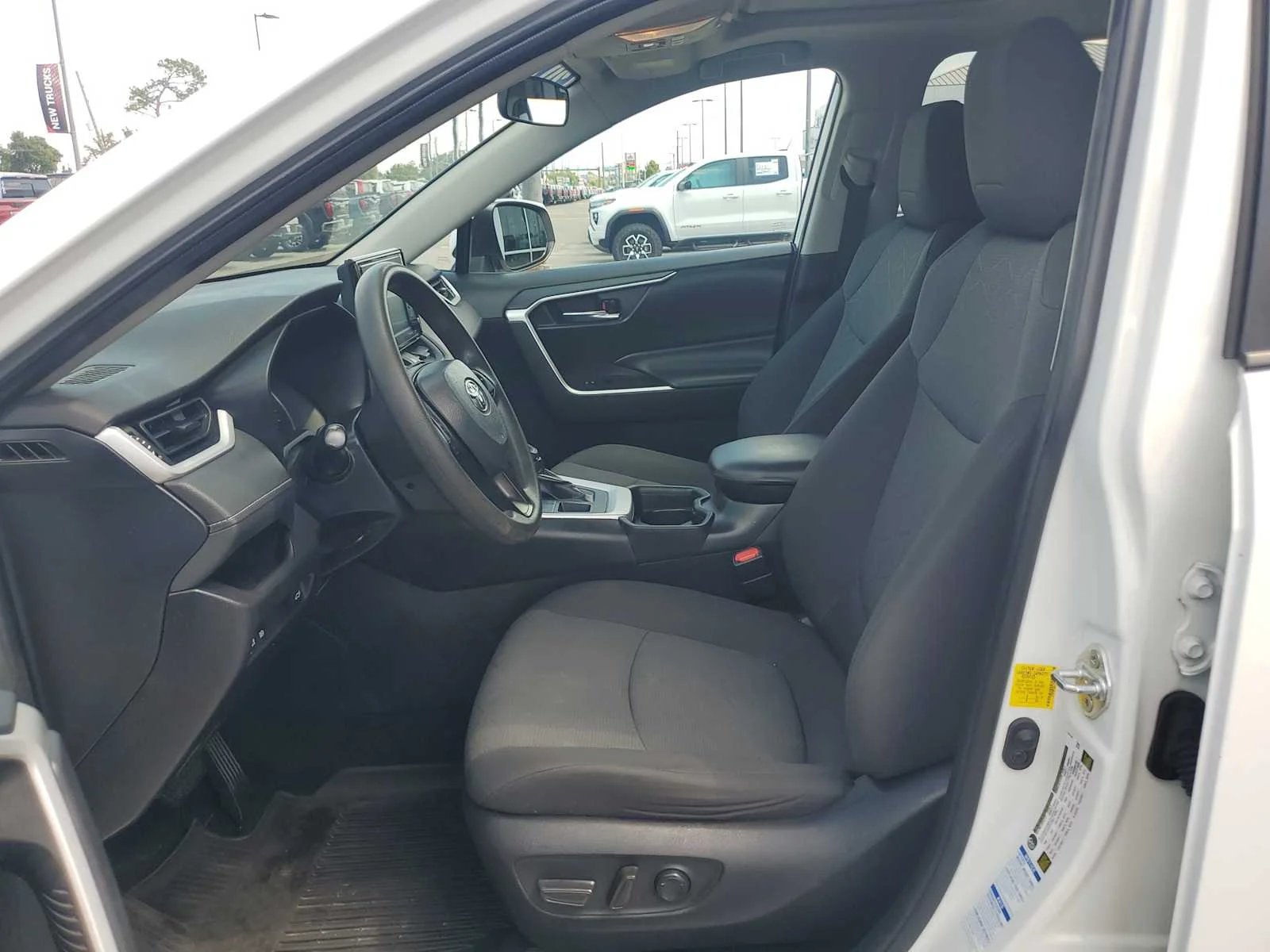 Used 2020 Super White White Toyota XLE image 19