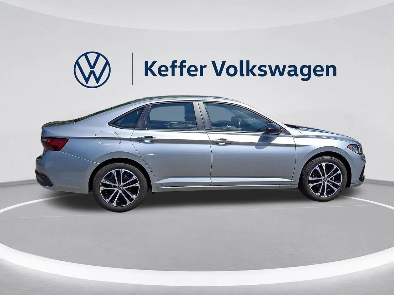 Certified Used 2025 Silver Volkswagen 1.5T Sport image 7