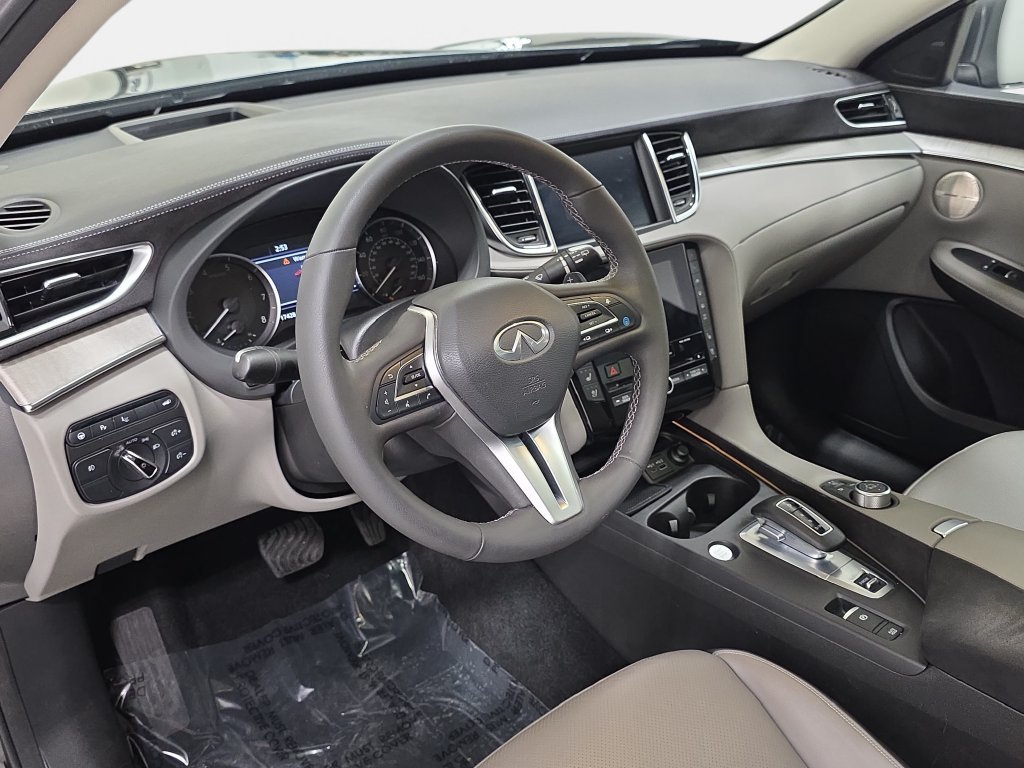 Certified Used 2023 Mineral Black INFINITI SENSORY AWD image 13