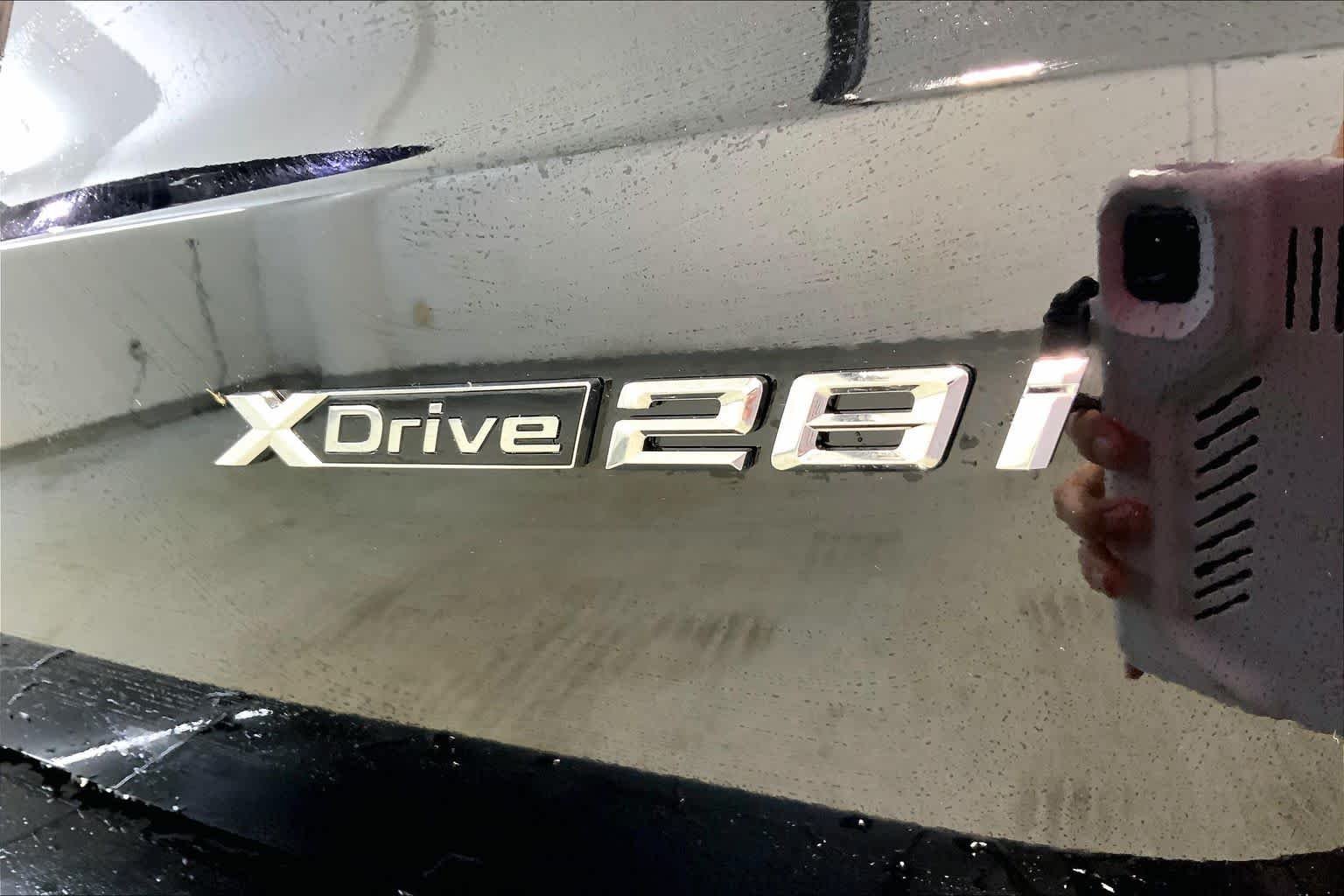 New 2026 Jet Black BMW xDrive28i image 15
