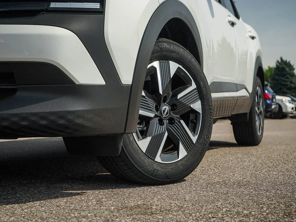 New 2026 Aspen White Pearl Nissan SV image 6