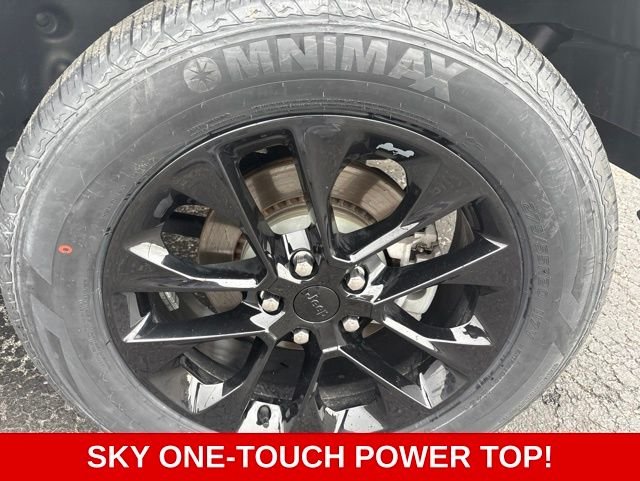 Used 2023 White Jeep Sahara image 27