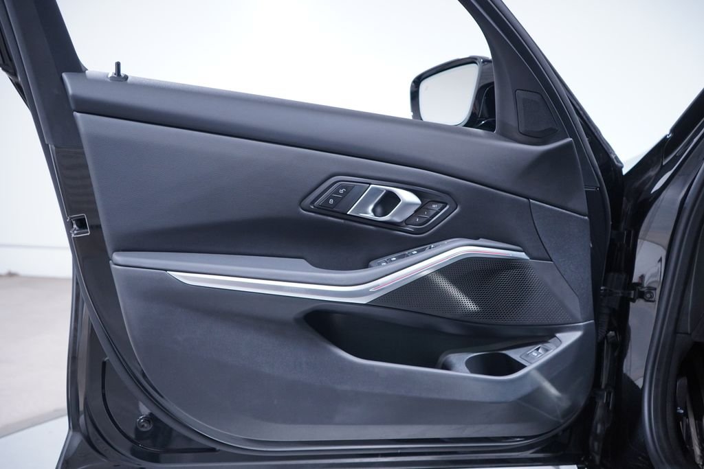 Used 2025 Black Sapphire Metallic BMW M340i image 17