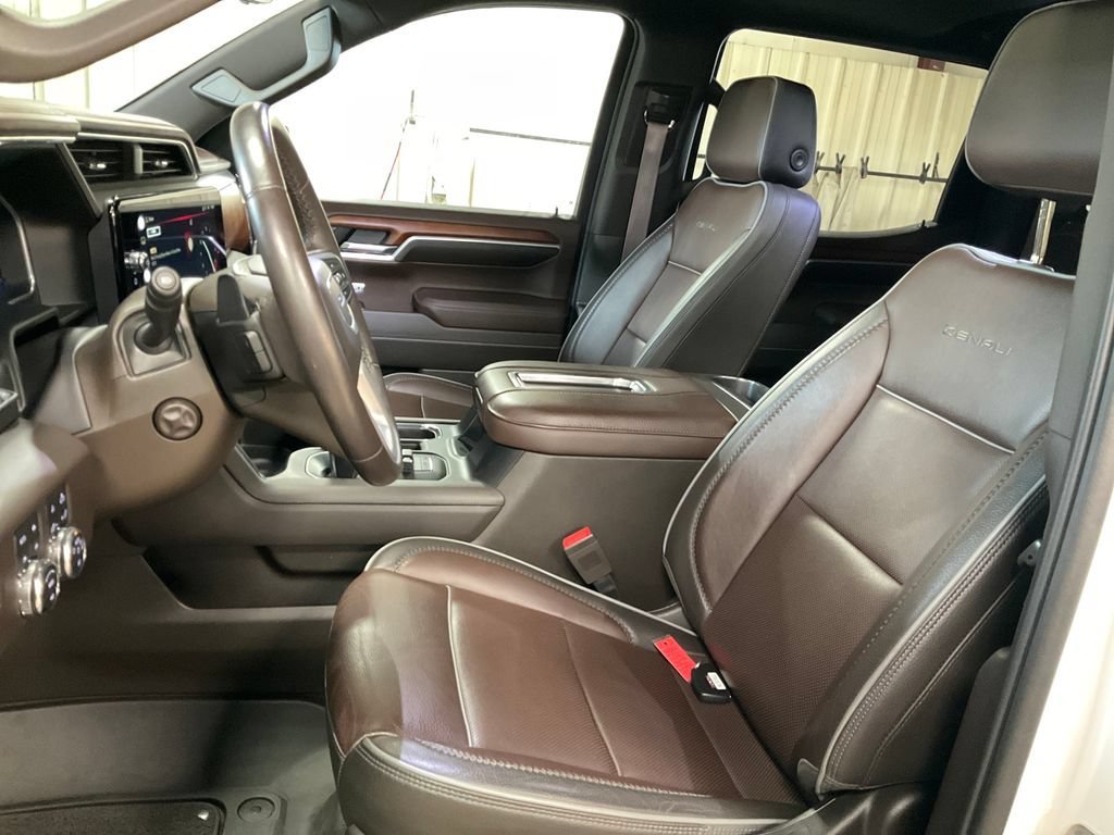 Used 2022 White Frost Tricoat GMC Denali image 14