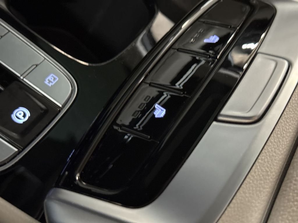 Used 2024 Black Pearl Hyundai SEL image 30