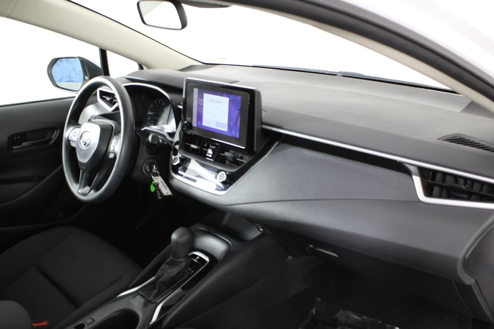 Used 2025 White Toyota LE image 26