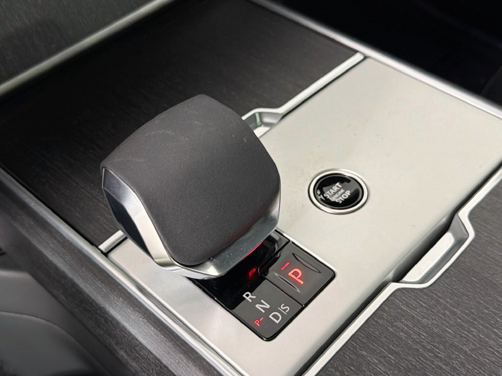 Certified Used 2025 Black Land Rover SE image 17