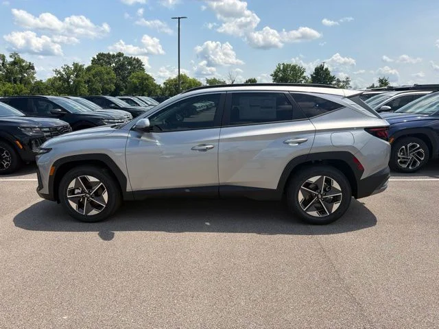 New 2026 Shimmering Silver Hyundai SEL image 4