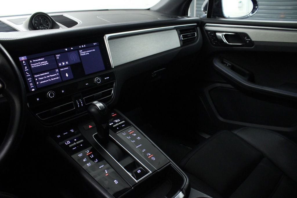 Used 2022  Porsche S image 23