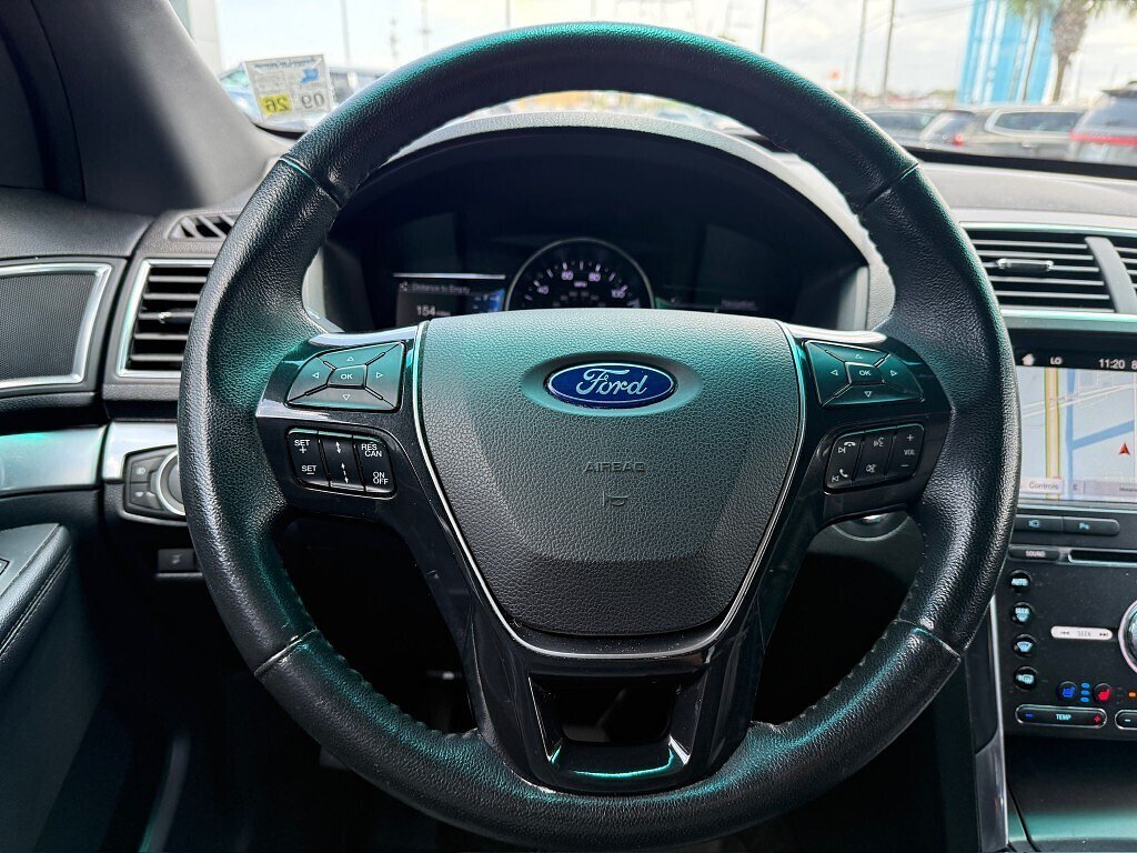 Used 2017 White Platinum Metallic Tri-Coat Ford Limited image 14