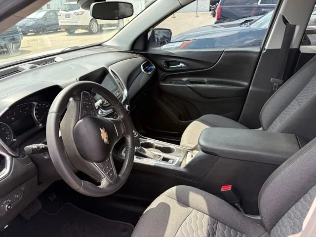 Used 2021 IRIDESCENT PEARL TRICOAT Chevrolet LT image 3
