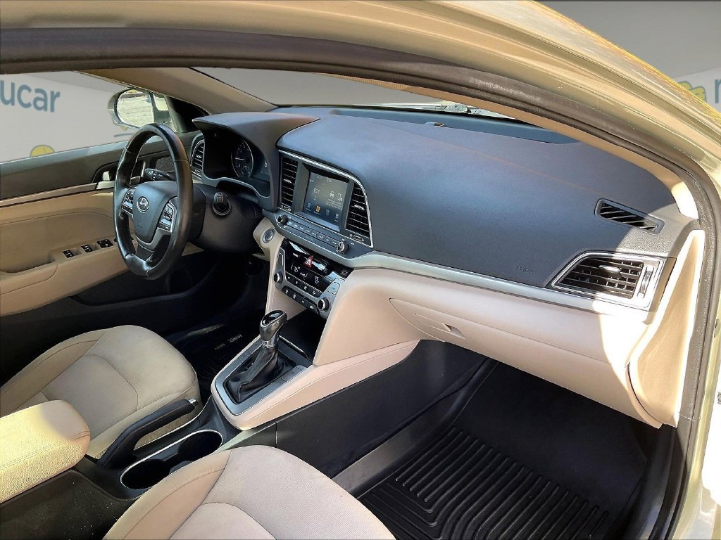 Used 2017 Beige Hyundai SE image 14