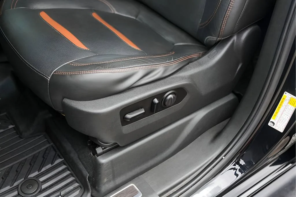 Used 2020 ONYX BLACK GMC AT4 image 11