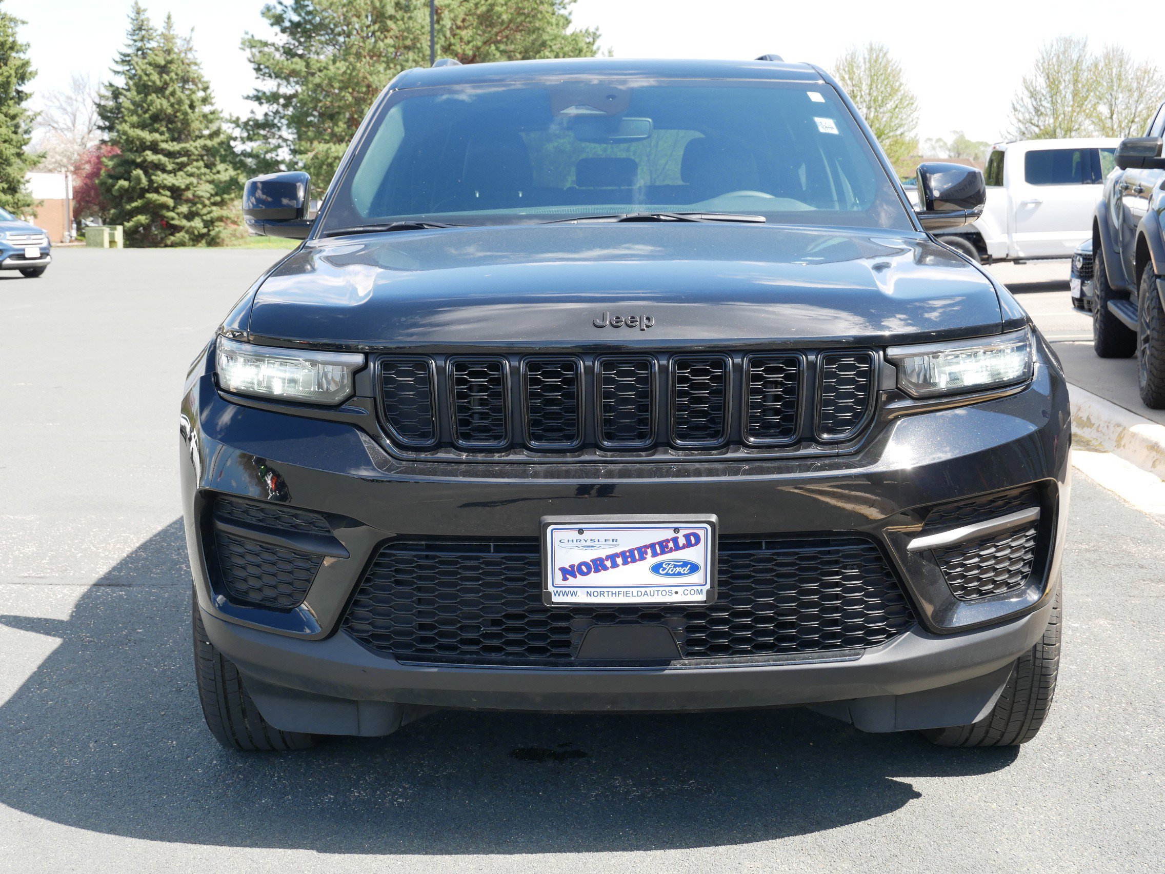 View vehicle photo 3