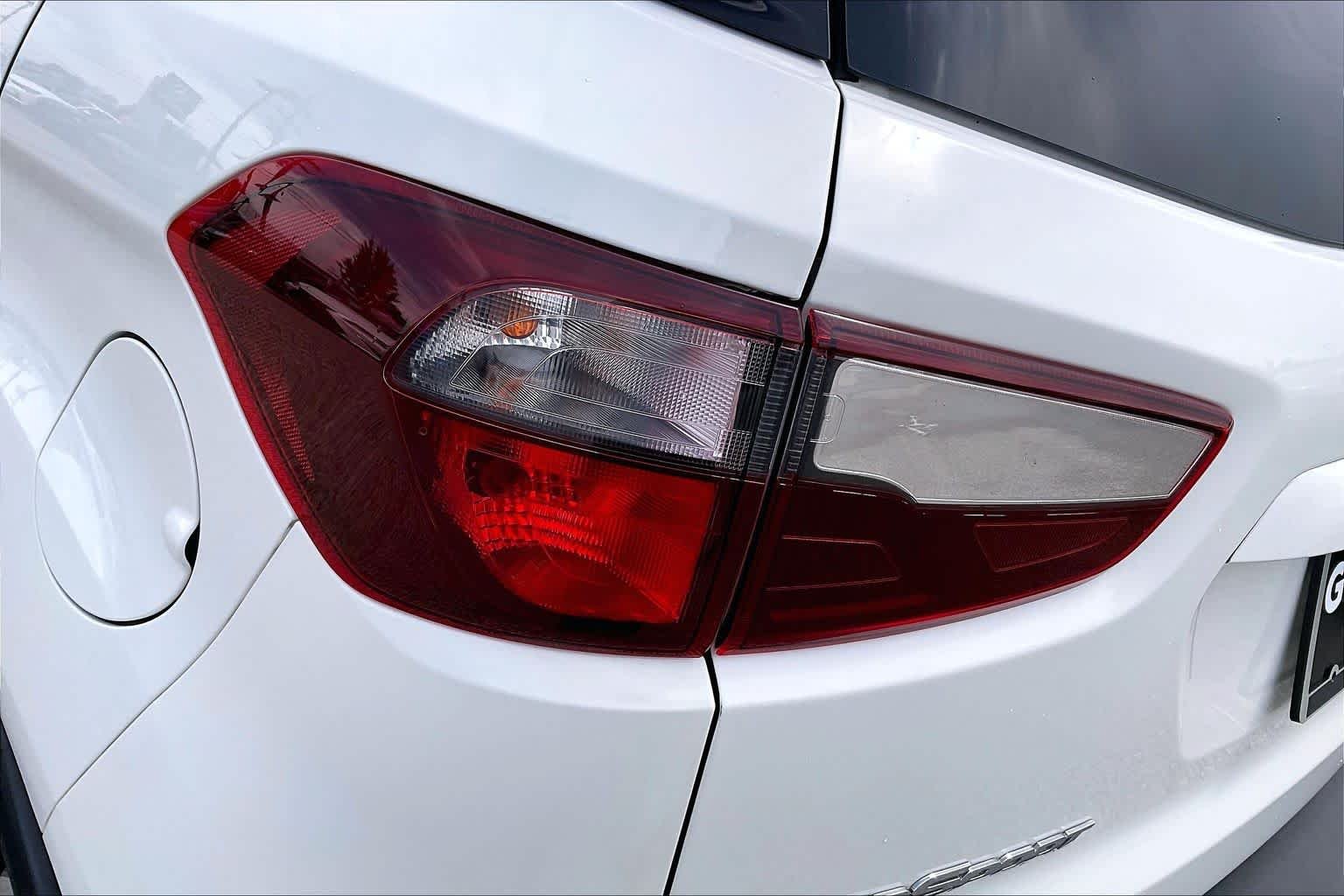 Used 2019 Diamond White Ford SES image 27