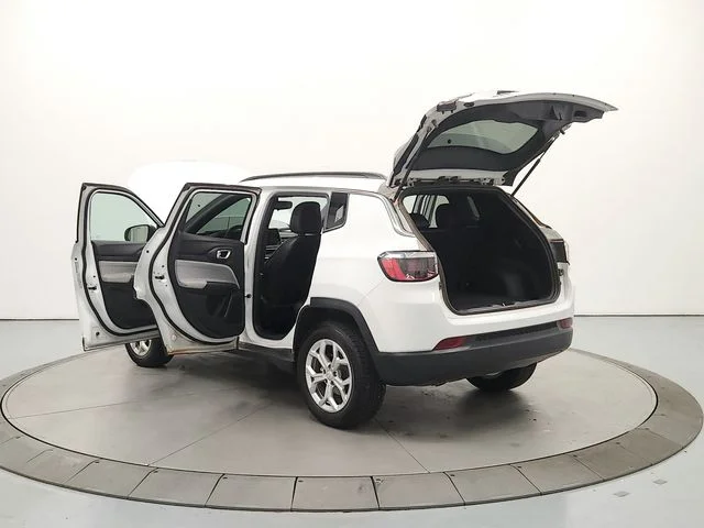 Used 2024 White Jeep Latitude image 14