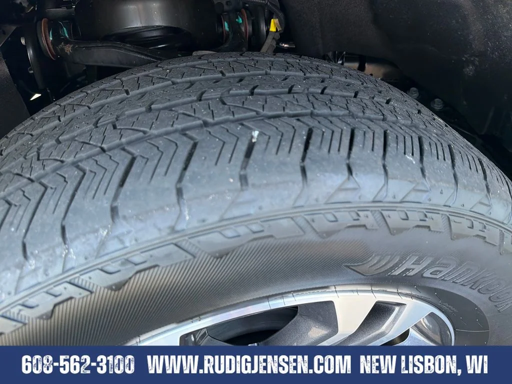 Used 2023 White Ford XL image 27