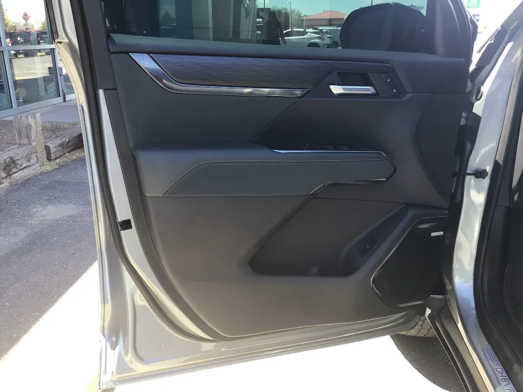 Used 2024 Sterling Metallic GMC AT4 image 12