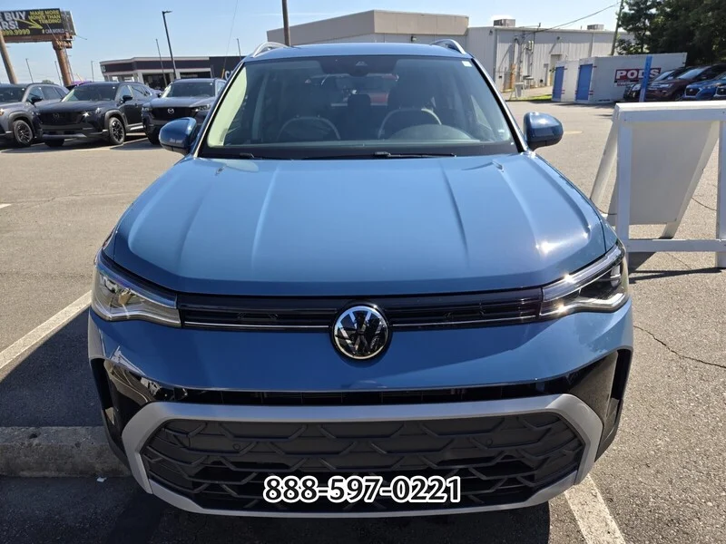 Used 2025  Volkswagen 1.5T SE image 12