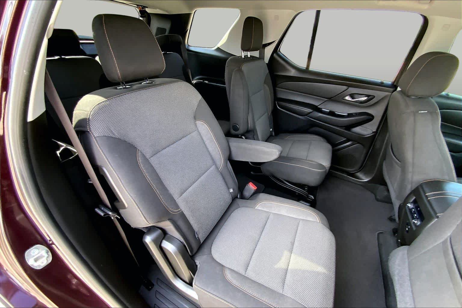 Used 2018 Black Currant Metallic Chevrolet LT Cloth image 19