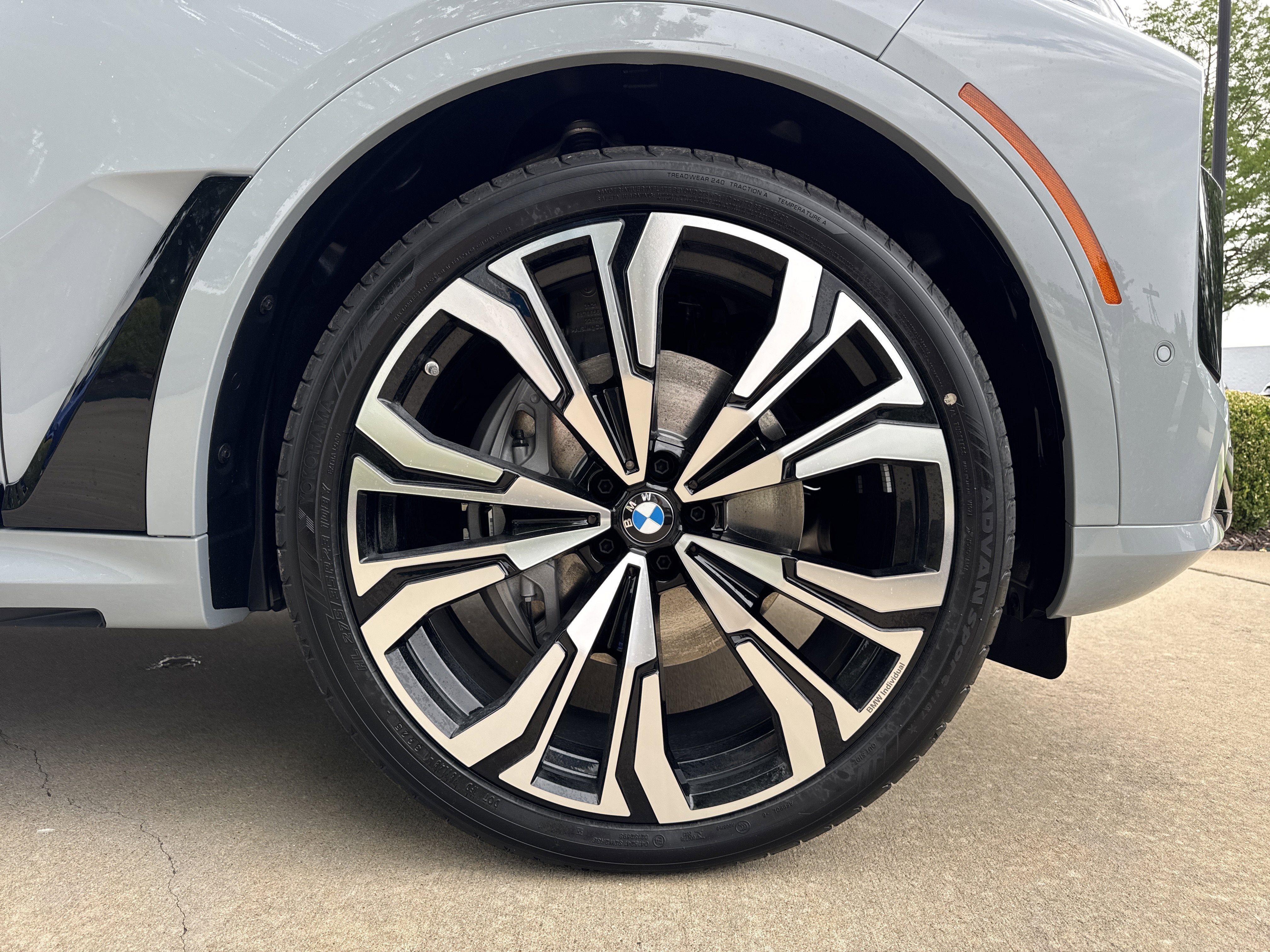 New 2027 0C4P Brooklyn Grey Metallic BMW xDrive40i image 31