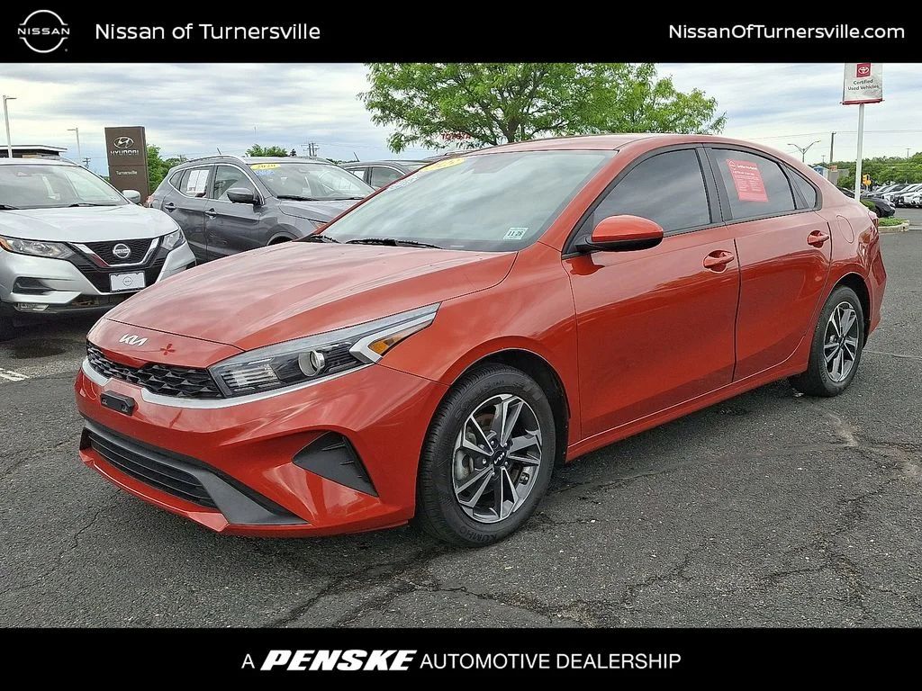 2023 Kia Forte LXS AT's photo