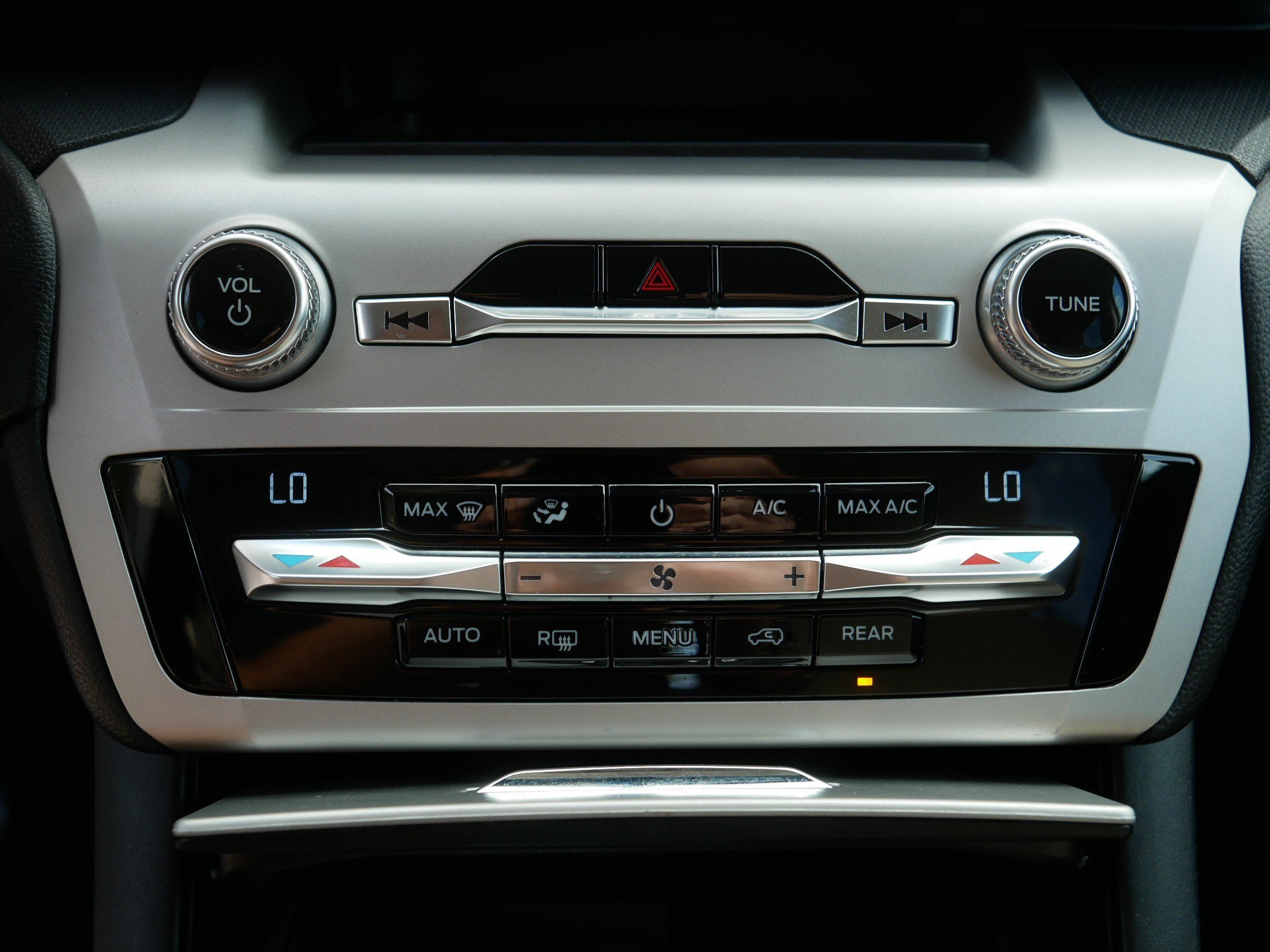 Used 2021 Oxford White Ford Base image 23