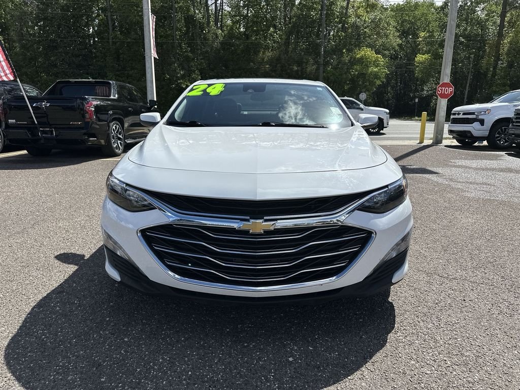 Used 2024 Summit White Chevrolet 1LT image 11
