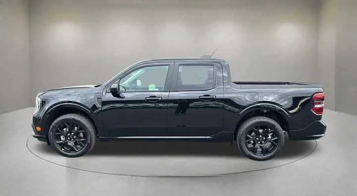 New 2026 Shadow Black Ford Maverick Lobo™ image 3