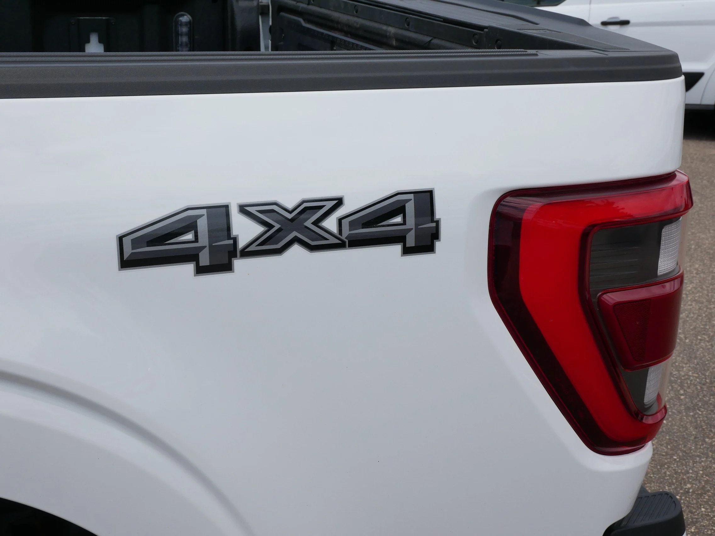 Used 2023 Oxford White Ford LARIAT image 18