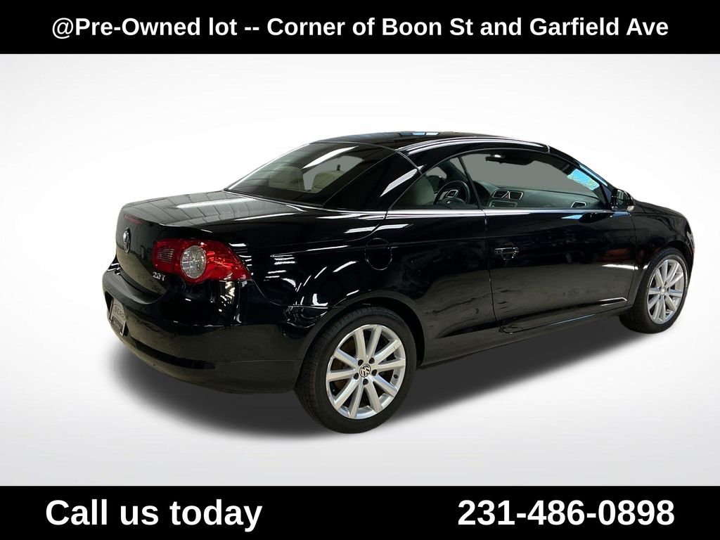 Used 2007  Volkswagen 2.0T image 5
