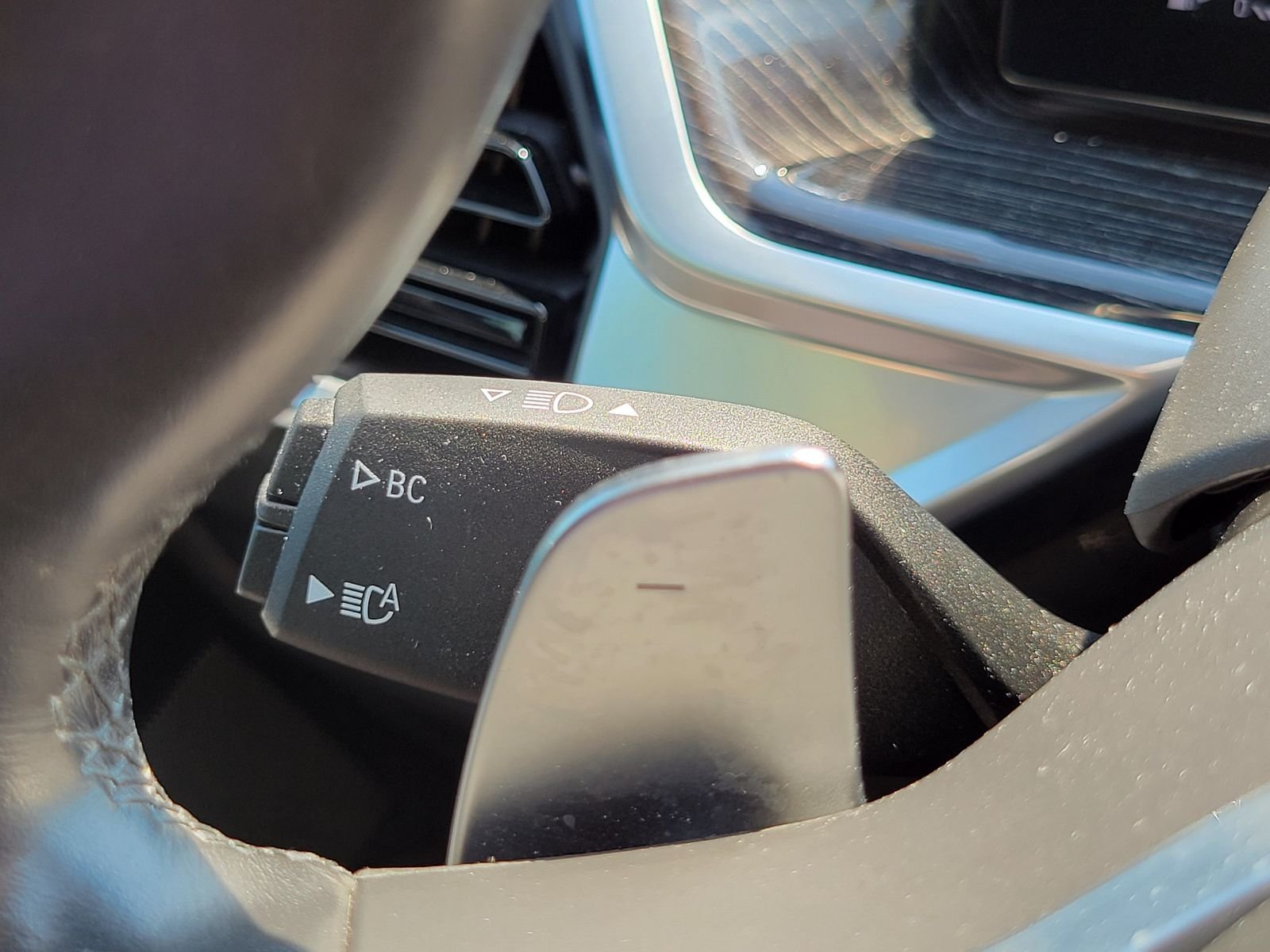 Used 2024 Black BMW xDrive40i image 18
