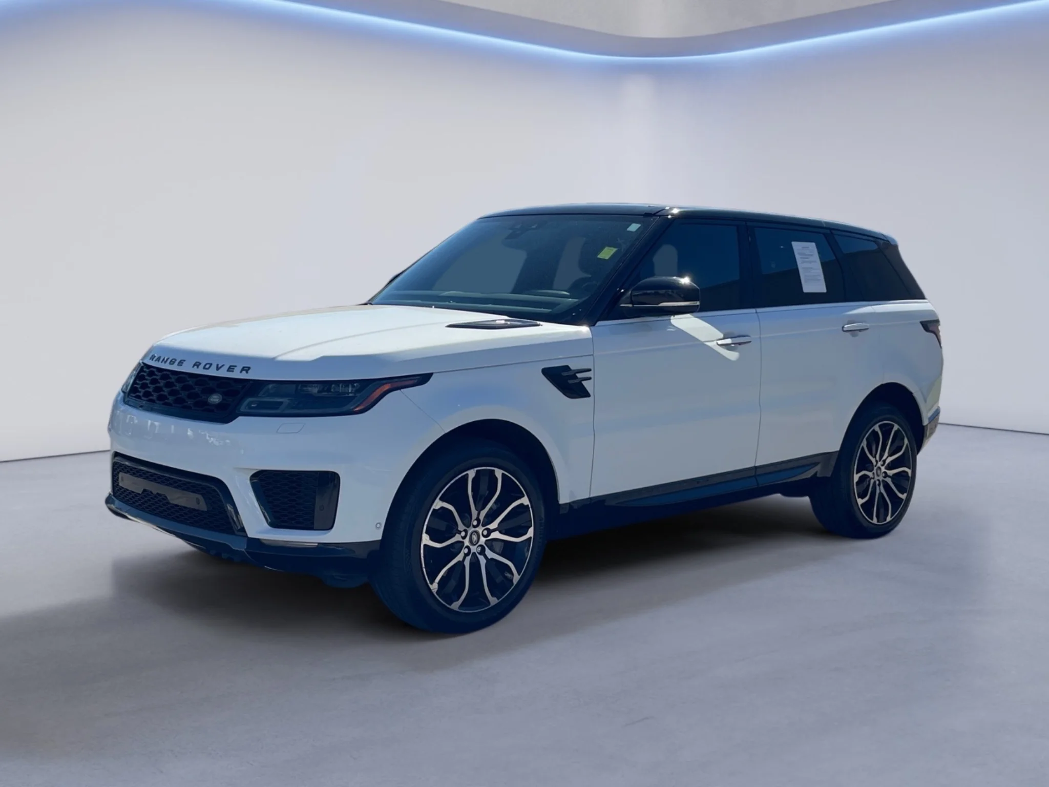 Used 2022 White Land Rover HSE Silver Edition image 7