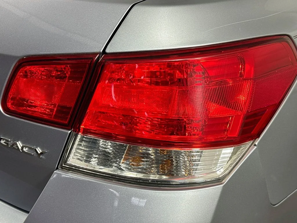 Used 2013 Silver Subaru 2.5i image 29