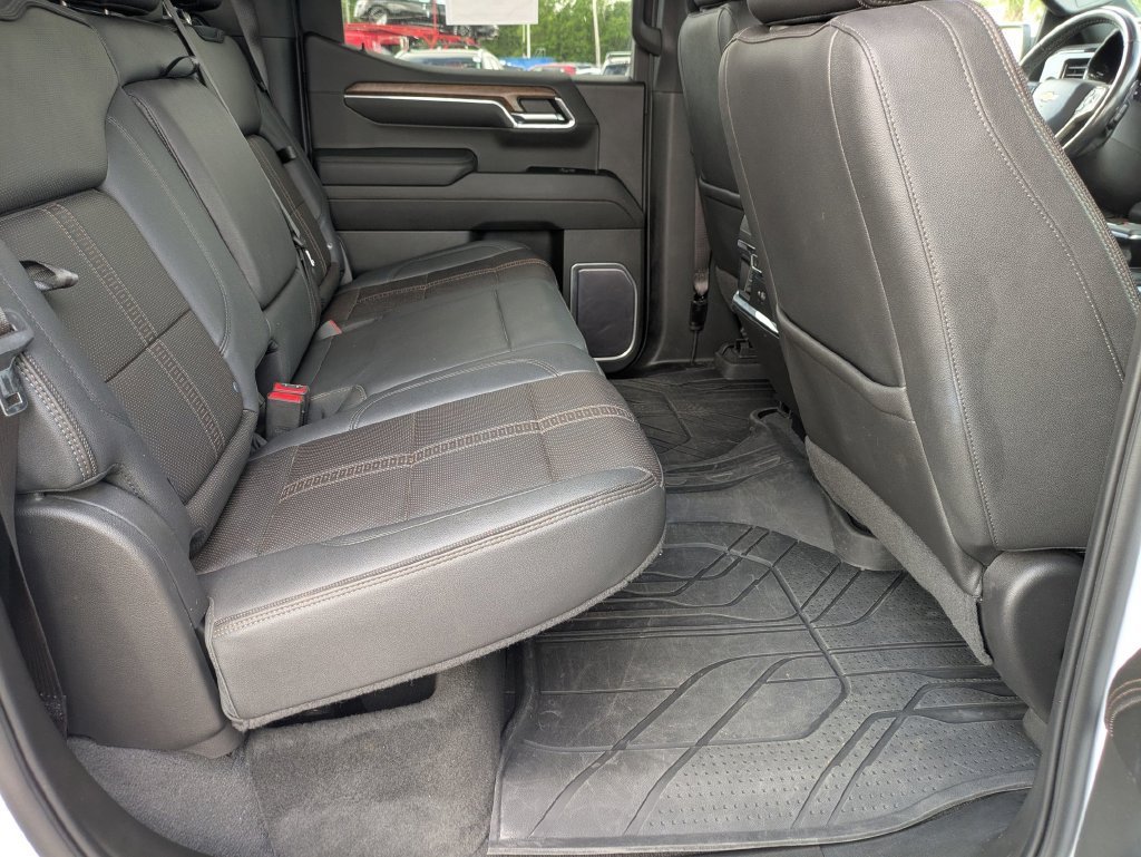 Used 2023 IRIDESCENT PEARL TRICOAT Chevrolet High Country image 27