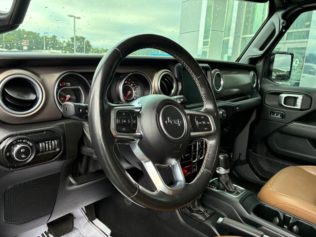Used 2020 Gray Jeep Rubicon image 11