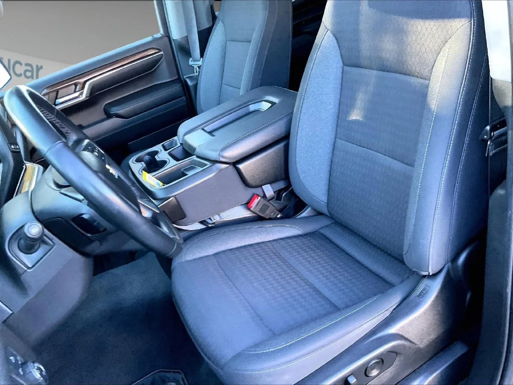 Used 2023 Black Chevrolet CrewCab 4x4 image 10