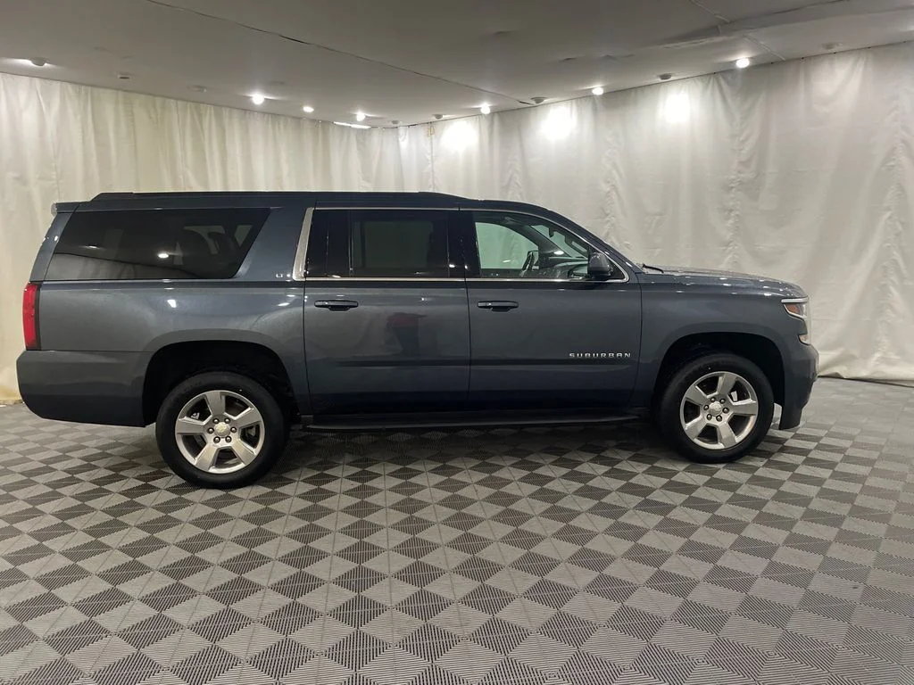 Used 2020 Shadow Gray Metallic Chevrolet LT image 4