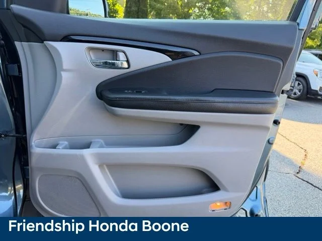 Used 2017 Blue Honda Touring image 49